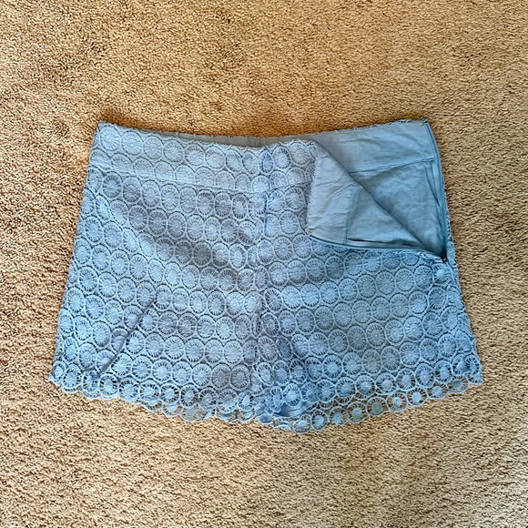 Loft Shorts - Picture 2 of 5
